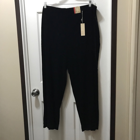 Avenue Pants - NWT Avenue Black Velour leggings/pants